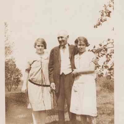 Elmore with Fanny and another woman