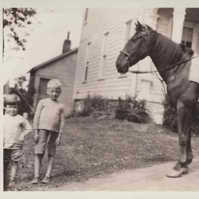 Rachel, Sidney and Gordon Mead, 1930