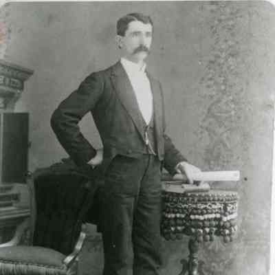 Dr. Herbert Neher