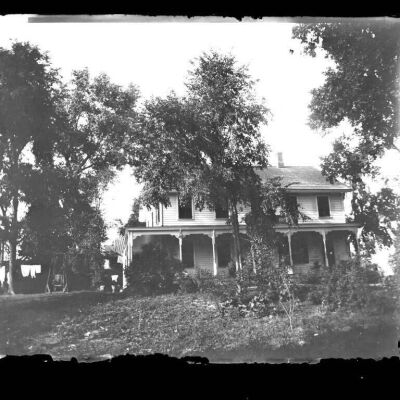 Robert Martin House/Barrytown Hotel