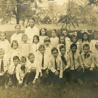School photo of children, Tivoli