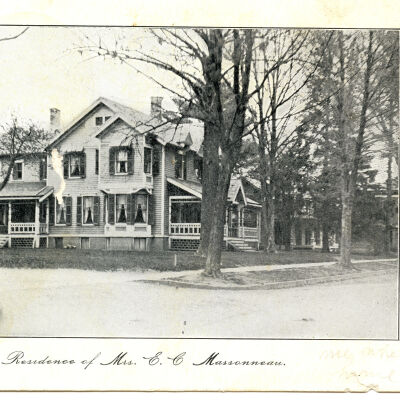 Residence of Mrs E.C. Massonneau