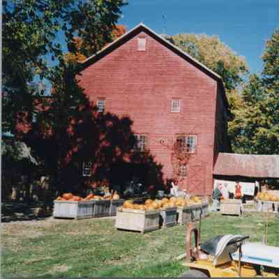 Mead Orchards farm market, 1997