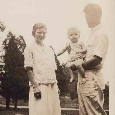 Gordon and Fay Mead with son Sidney as a baby,1925