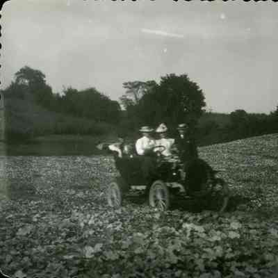 Groupin Antique Car