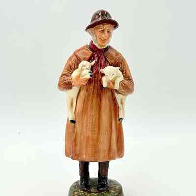 Royal Doulton Figurine "Lambing Time"