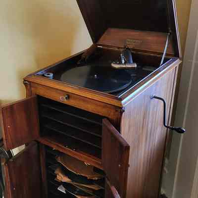 Phonograph