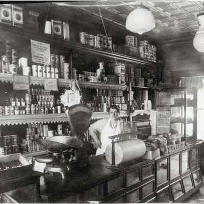 Razzano's Grocery Store