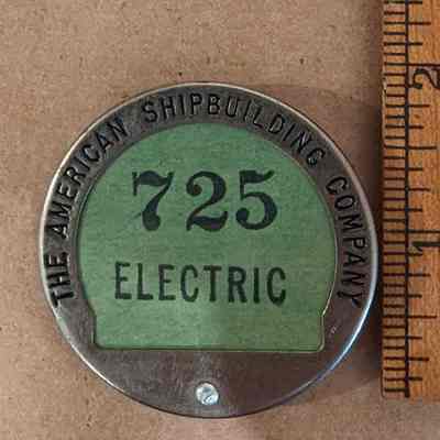 Badge, Identification