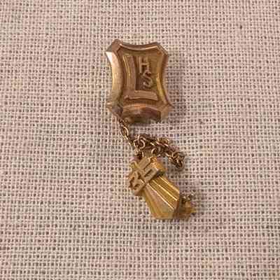 Pin, LHS 1935