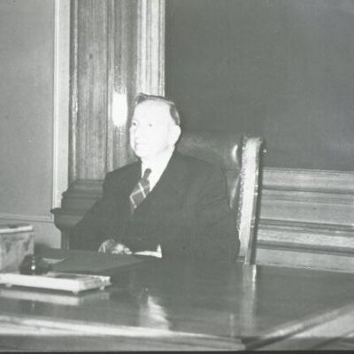 Negative: Origformat: Negative; Resolution: 1500 dpi