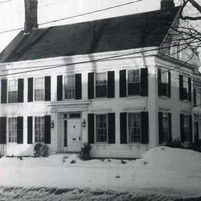 A photo of the Titcomb-Stowe House. c.1790.