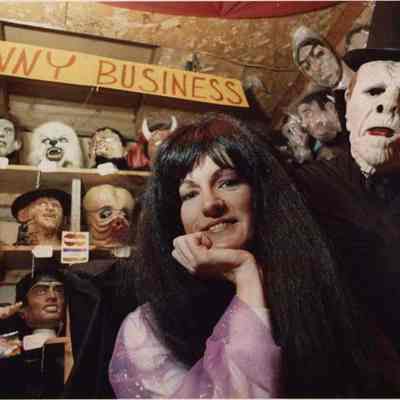 A photo view of Carolyn and Bill Noyes. 10/31/1991.