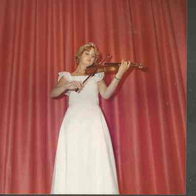 Becky Beck played her violin