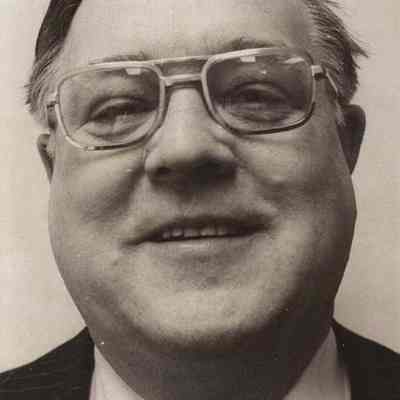 A photo view of Stanley Welch.