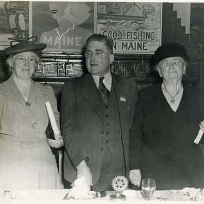 Amy Stetson, Unidentified, and Helen Varney