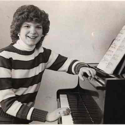 A photo view of Lisa Boucher. 5/10/1985.