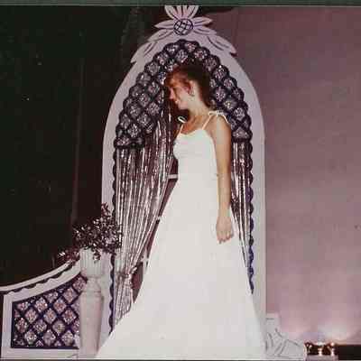 A color photograph of Vanessa Pierce contestant #6