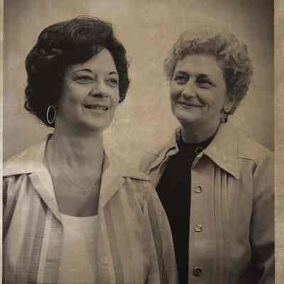 A photo view of Jacqueline LeMieux and Bertha Rideout. 6/27/1978.
