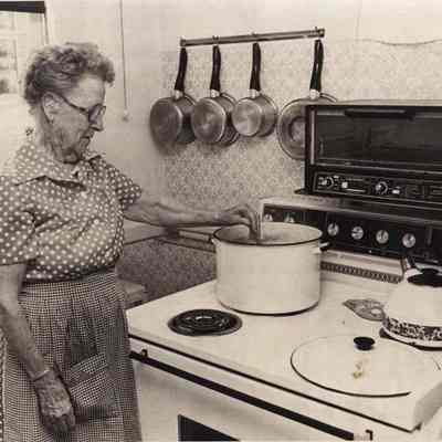A photo view of Amelia Skolfield. 9/8/1981.