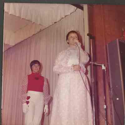 Sharon Hinckley Teen Queen 1968 singing "Color My World"
