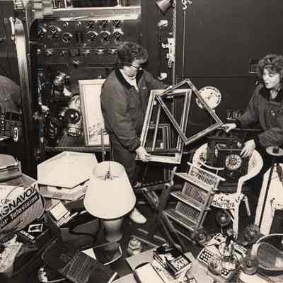 A photo view of an antique sale. 10/23/1992.