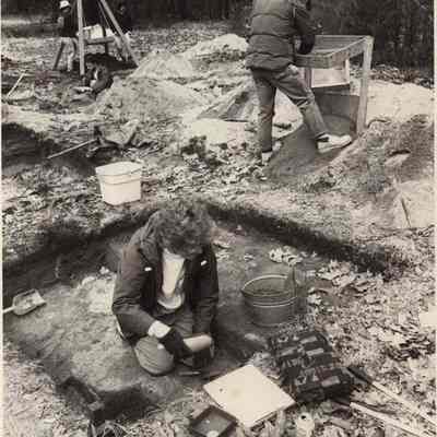 A photo view of student archaeologists. 5/13/1992.