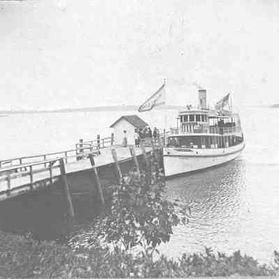 The Steamer Madelene at Look Out Point
