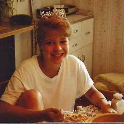 Lisa Kelly introducing a new way to eat.