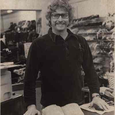 A photo view of John Reny.