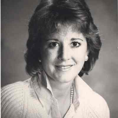 A photo view of Julia Groom Thompson.