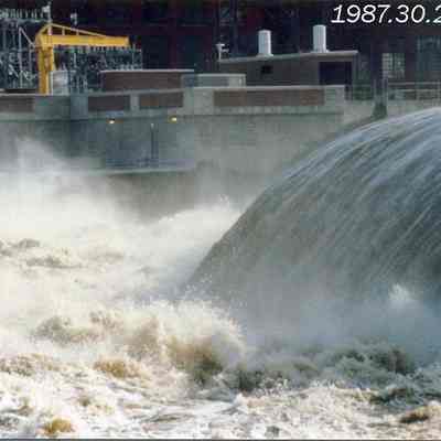 Dam during 1987 Flood