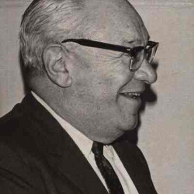 A photo view of Harry Schulman. 12/15/1971.