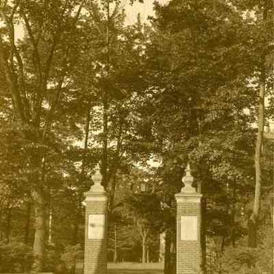 Warren Eastman Robinson Memorial Gate