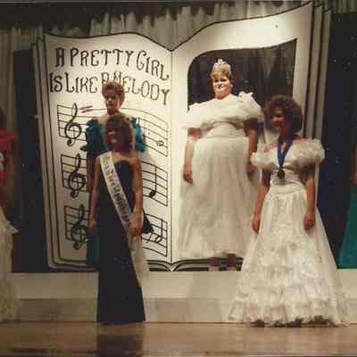 the visiting & Brunswick Teen Queens