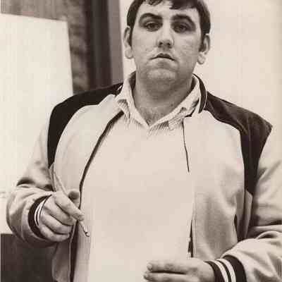 A photo view of Alan Houston.