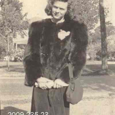 A photo of an unidentified woman.