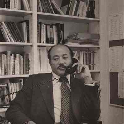 A photo view of Prof. John C. Walter. 11/16/1975.