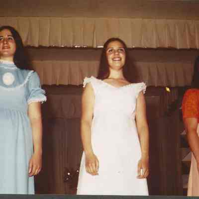 The contestants doing quater turns