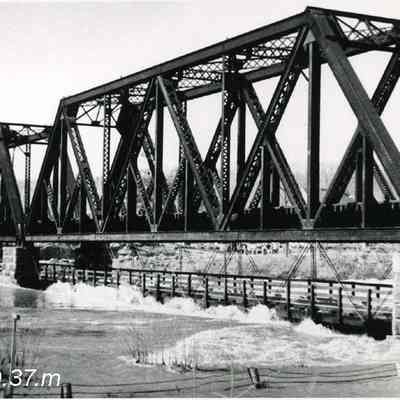 A photo of the Black Bridge.