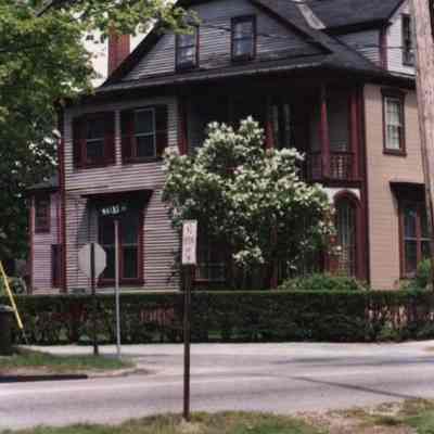 A photo of JL Chamberlain Museum.