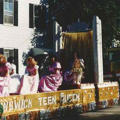 Brunswick Teen Queen float