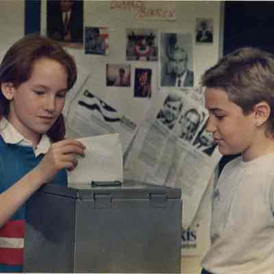 A photo view of Martha Reddon and John Kelly. 10/26/1988.