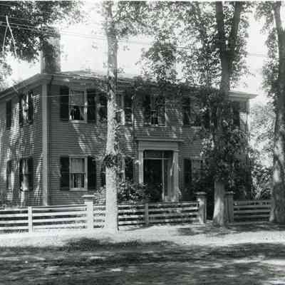 A photo of the Dunning-McKeen House. c. 1807.