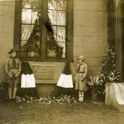 A photo of the unveiling of the DAR plaque on the JLC House. 1934.