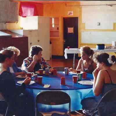 Courtney Edwards, Lisa Kelly, Anita, Jan and Teen Queen Darby Labbe