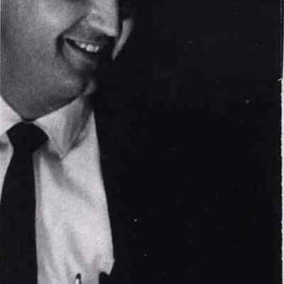 A photo view of Richard Morrell.