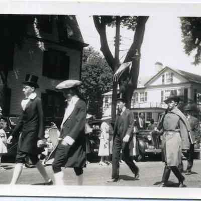 A B/W photo of Bunswick's 4th of July parade.