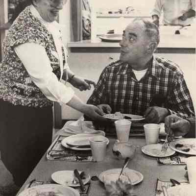 A photo view of Betty & Lou Morgner. 4/2/1991.