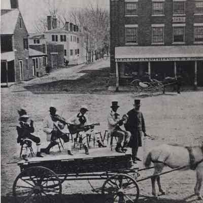 Maine Street, Dunlap Street